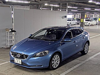 VOLVO V40 2015