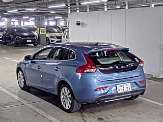 VOLVO V40 2015