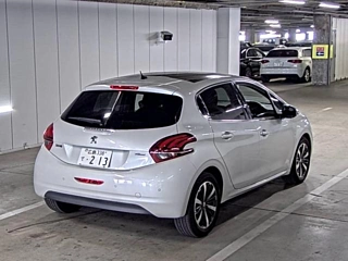 PEUGEOT 208 2017
