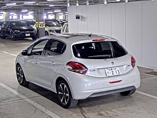 PEUGEOT 208 2017