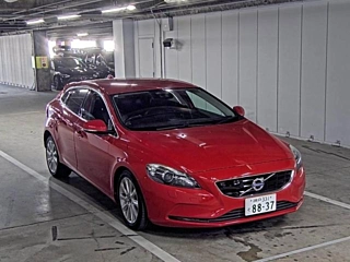 VOLVO V40 2015