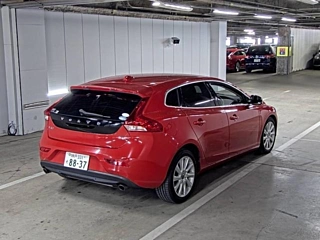 VOLVO V40 2015