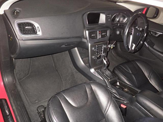 VOLVO V40 2015