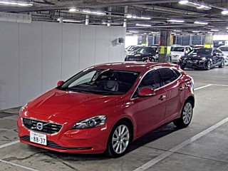 VOLVO V40 2015