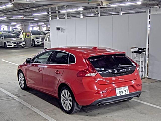VOLVO V40 2015