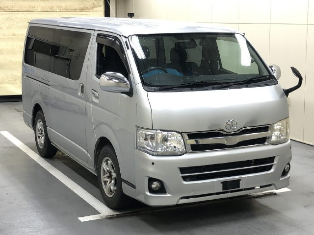 TOYOTA REGIUS ACE VAN