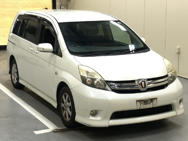 TOYOTA ISIS 2011