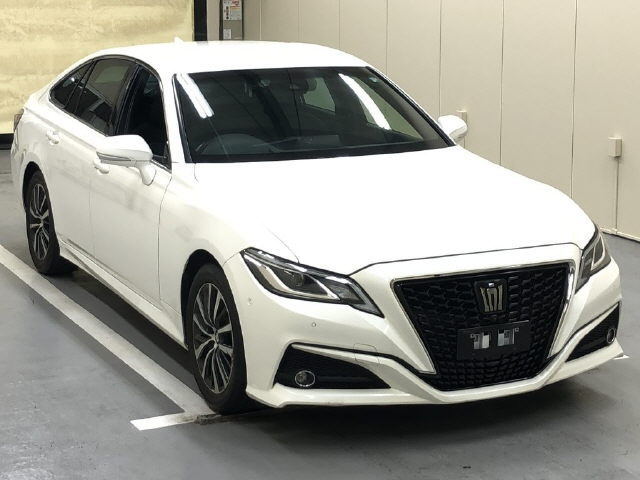 TOYOTA CROWN 2018