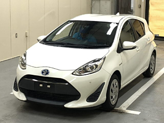 TOYOTA AQUA 2017