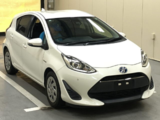 TOYOTA AQUA 2017