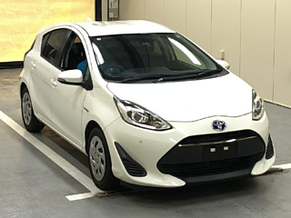 TOYOTA AQUA 2017
