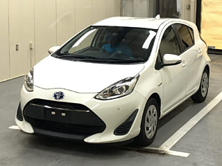 TOYOTA AQUA 2017