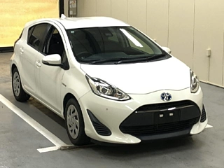 TOYOTA AQUA 2017