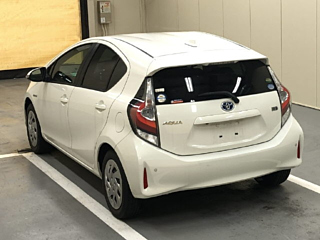 TOYOTA AQUA 2017