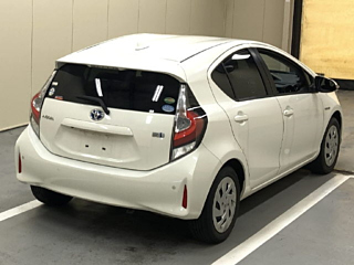 TOYOTA AQUA 2017