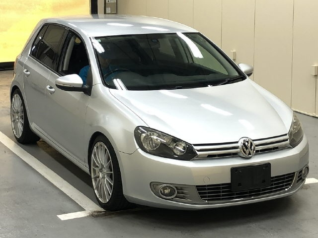 VOLKSWAGEN GOLF 2010