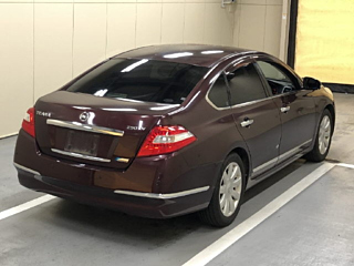 NISSAN TEANA 2010