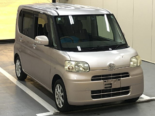 DAIHATSU TANTO 2011