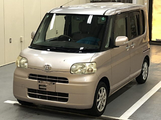 DAIHATSU TANTO 2011