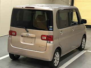 DAIHATSU TANTO 2011