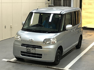DAIHATSU TANTO 2010