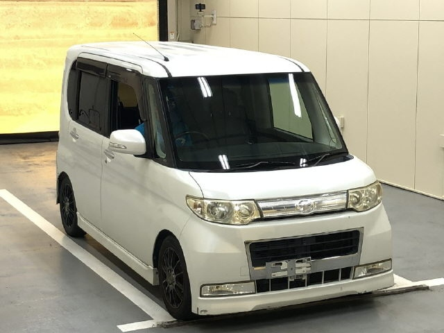 DAIHATSU TANTO 2010