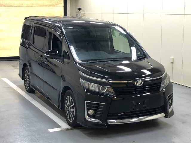 TOYOTA VOXY 2014