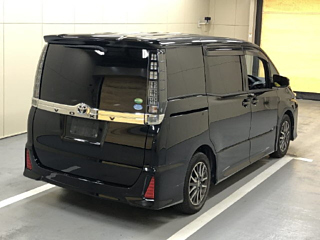 TOYOTA VOXY 2014