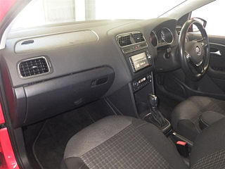 VOLKSWAGEN POLO 2015