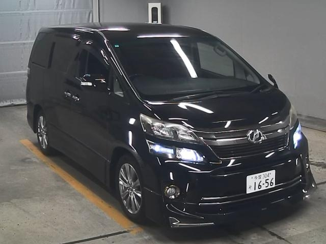 TOYOTA VELLFIRE 2013