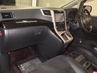TOYOTA VELLFIRE 2013