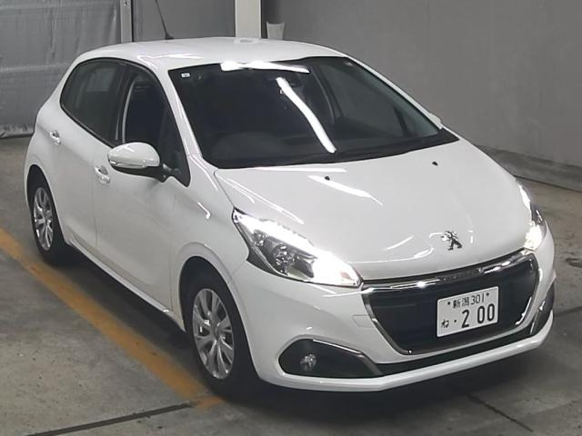 PEUGEOT 208 2018