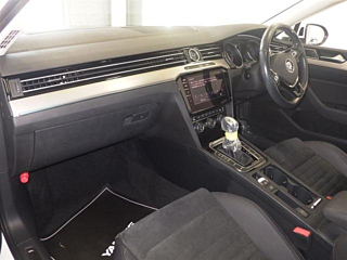 VOLKSWAGEN PASSAT 2020