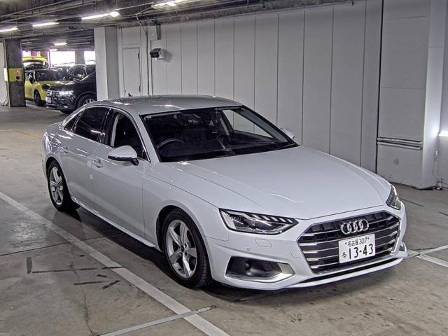 AUDI A4 2021
