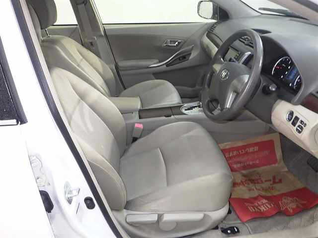 TOYOTA PREMIO 2012