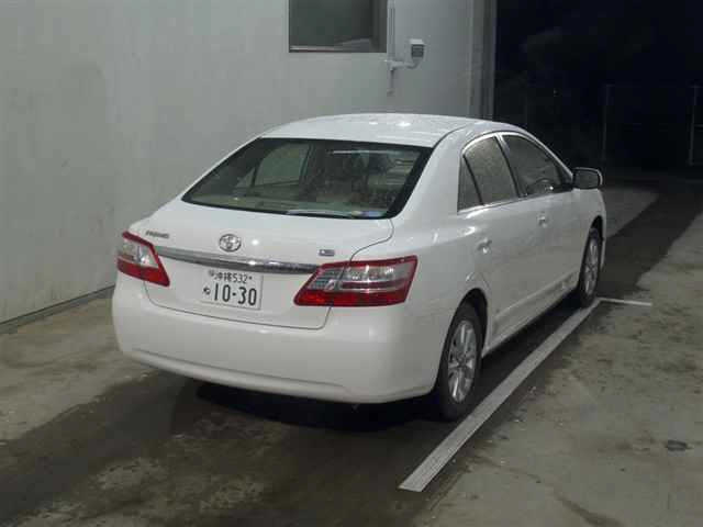 TOYOTA PREMIO 2012