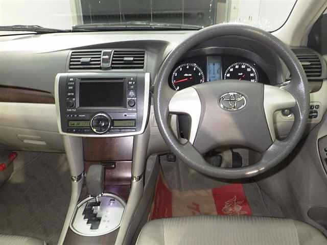 TOYOTA PREMIO 2012