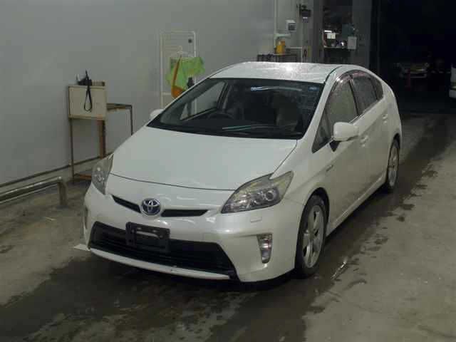 TOYOTA PRIUS 2013