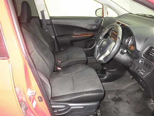 TOYOTA RACTIS 2013