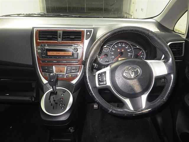 TOYOTA RACTIS 2013