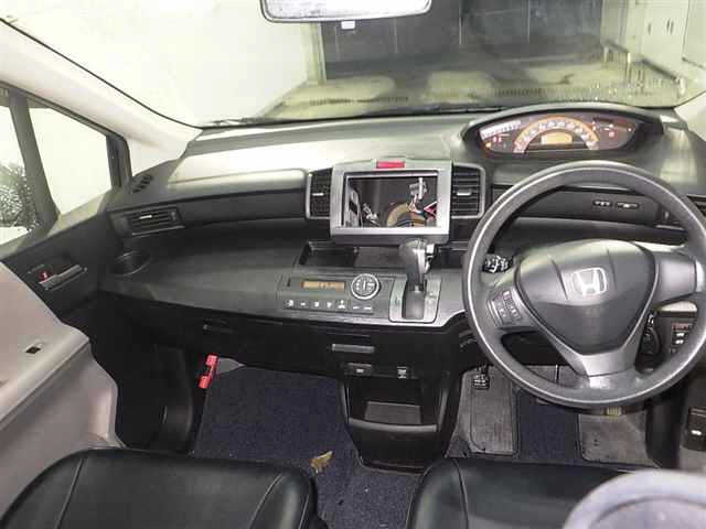 HONDA FREED 2009