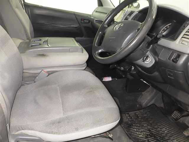 TOYOTA HIACE VAN 2009