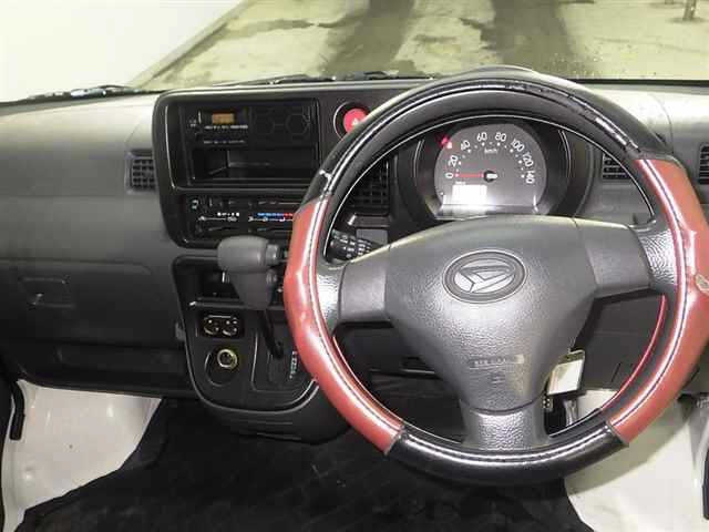 DAIHATSU HIJET VAN 2013