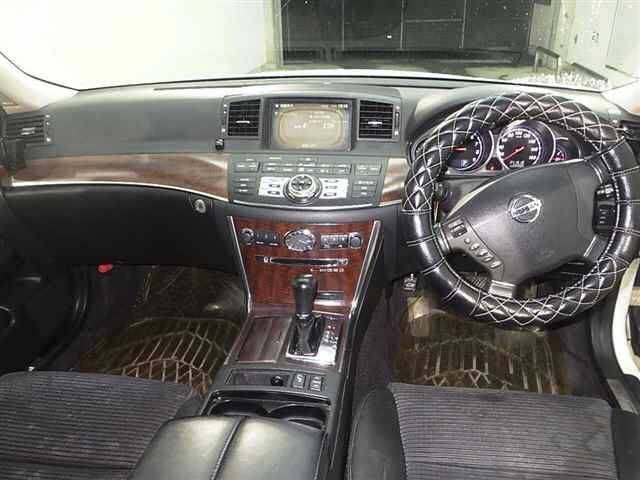 NISSAN FUGA 2009