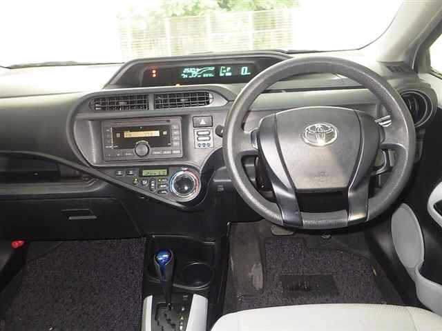 TOYOTA AQUA 2012