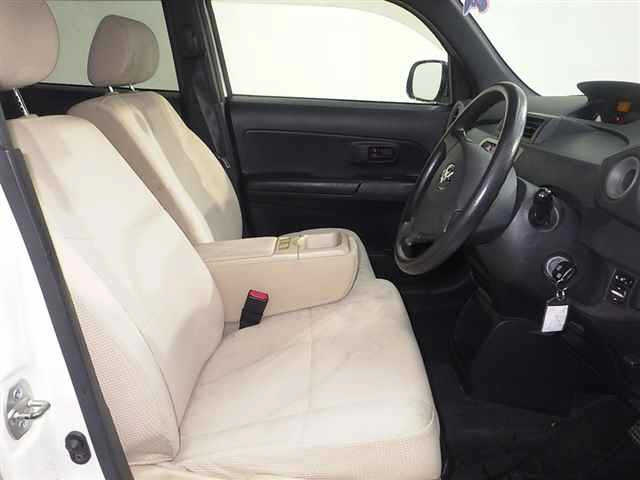 TOYOTA BB 2011