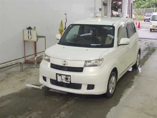 TOYOTA BB 2011