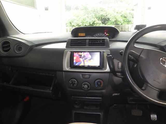 TOYOTA BB 2011