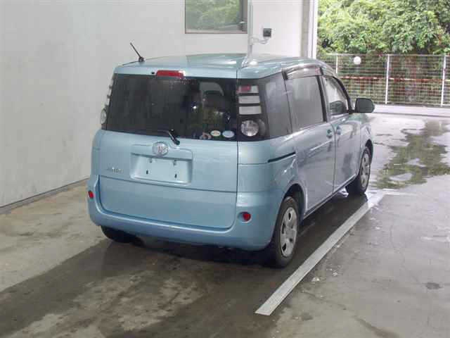 TOYOTA SIENTA 2009