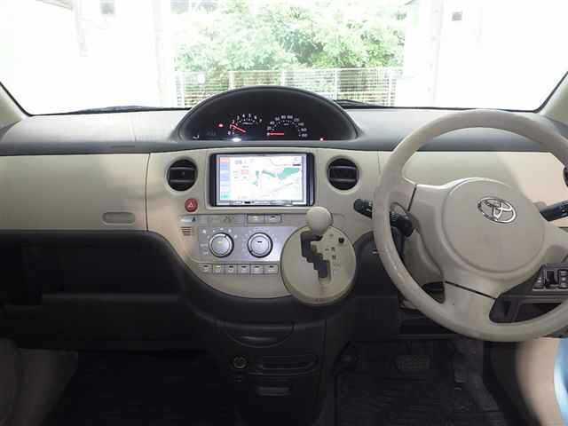 TOYOTA SIENTA 2009